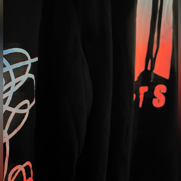 BTS Love Yourself Black Hoodie - Picture 3 of 6